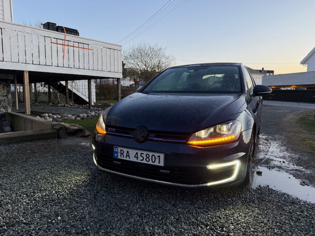 Utvendig vask av Volkswagen Golf GTE